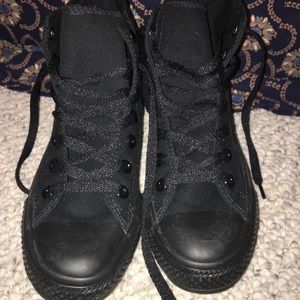 Solid black hightop converse size 6